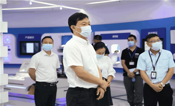 光明区委副书记、政法委书记张华伟莅临918博天娱乐调研指导